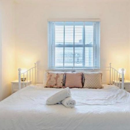Stunning 2 Bedroom Flat Camden Londra Esterno foto