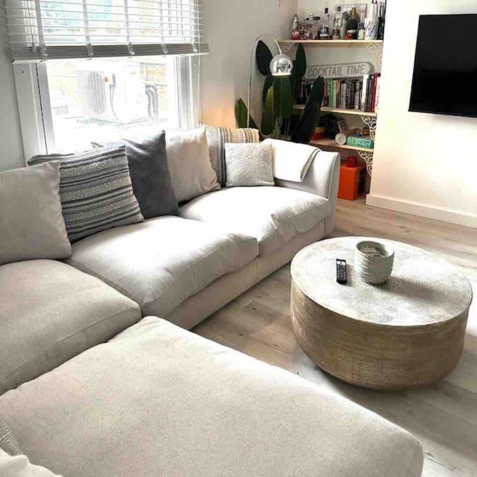 Stunning 2 Bedroom Flat Camden Londra Esterno foto