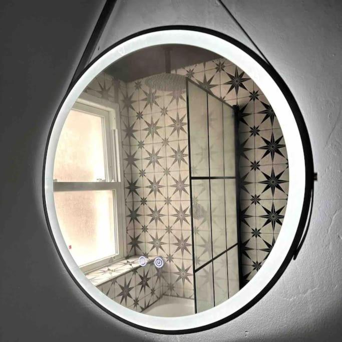 Stunning 2 Bedroom Flat Camden Londra Esterno foto
