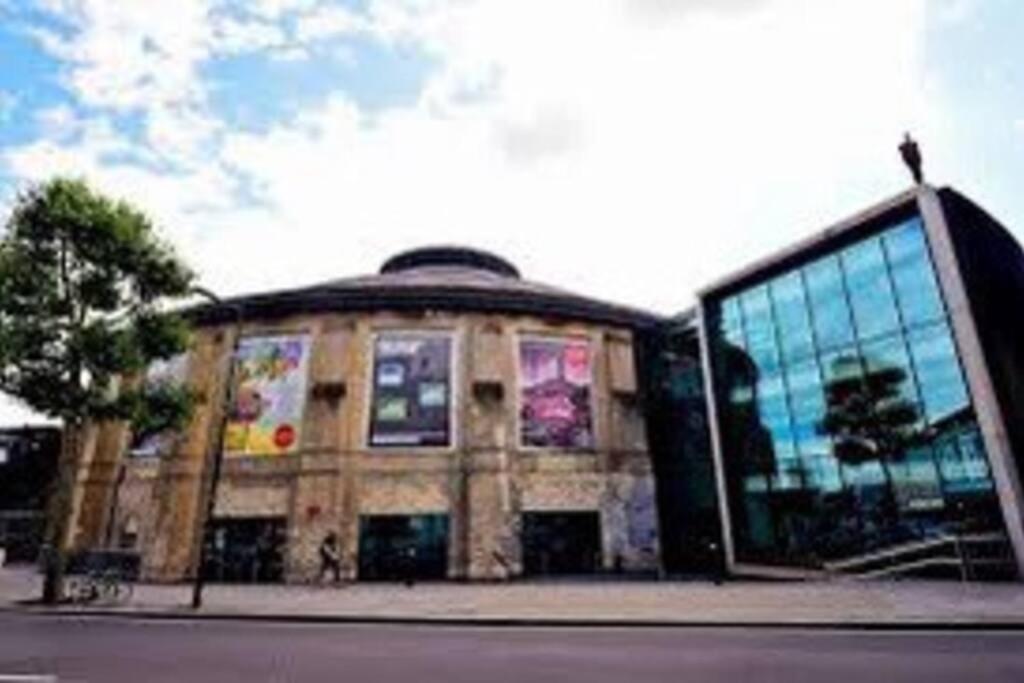 Stunning 2 Bedroom Flat Camden Londra Esterno foto